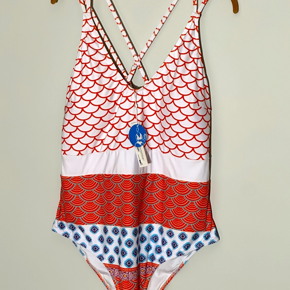 Cupshe bathing suit, NWT, labeled 2X, measures PTP 20” with lots of stretch.
